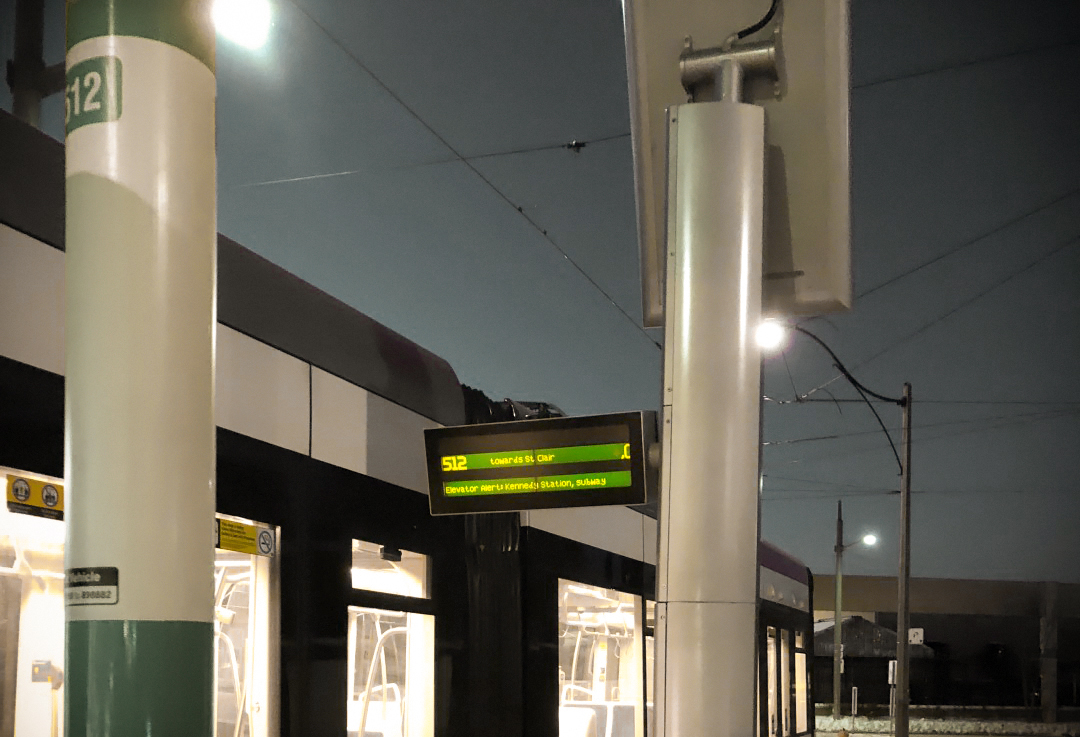 Solar sign real time passenger information
